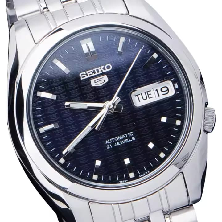Seiko 5 Automático SNK357K1 (37 mm) por 175 € — Fondo visto + esfera azul