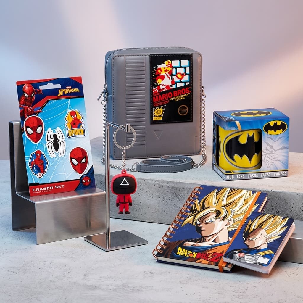 Ofertas merchandising Geek: Squid Game, Dragon Ball, Super Mario, Batman y Spider-Man | GAME, MediaMarkt, Outlet PC y El Corte Inglés