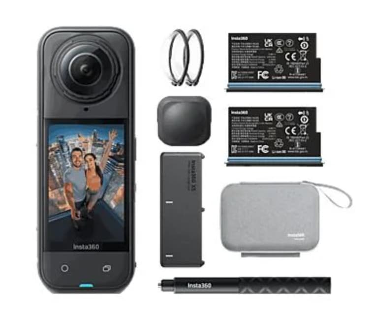 Cámara Insta360 X5 Esencial (8K 360°, HDR Activo 5.7K a 60fps, Autonomía 185 min), incluye 2 baterías, palo, protector de lente y funda