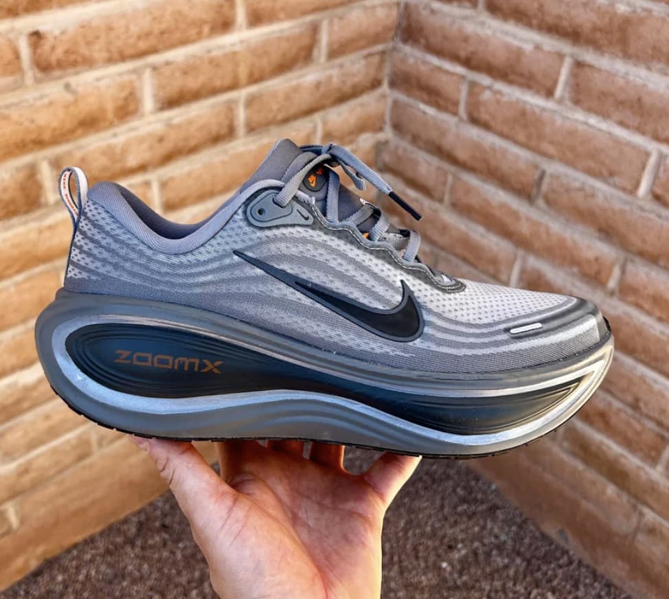 NIKE Vomero Plus | Running | Tallas de 40 a 45