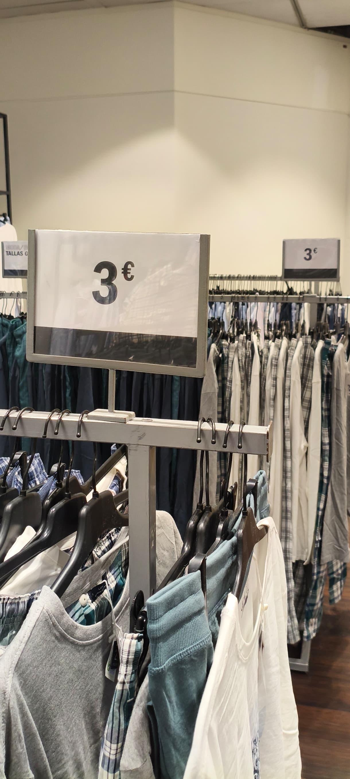 Pijamas de hombre 3€ - El Corte Inglés Outlet de Guadalajara