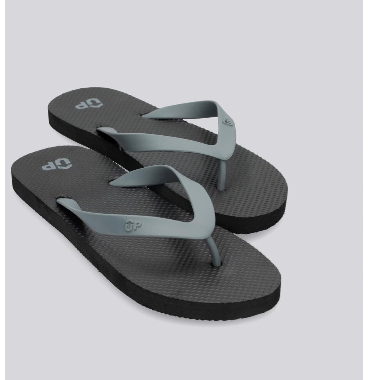 2 pares de chanclas por menos de 4€. 3 colores. Tallas 40 a 44. Recogida en tienda gratis