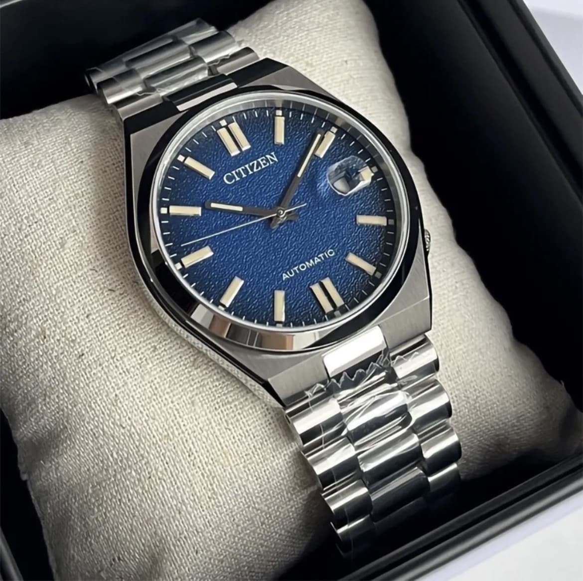 Citizen Tsuyosa automático 40 mm con esfera azul y brazalete integrado