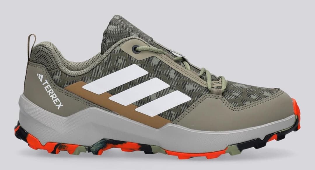 Zapatillas Adidas Ax4r Junior. Tallas 36,5, 38,5 y 39,5. Recogida en Tienda Gratuita.