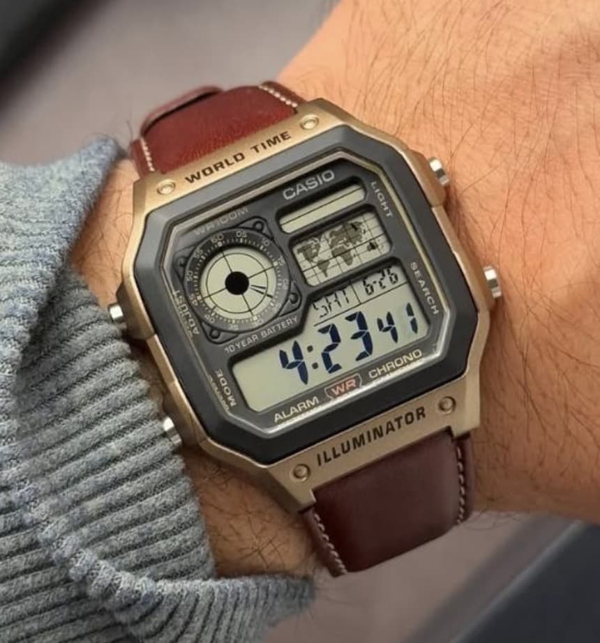 Casio AE-1200WHL-5AV “Royale” — Digital World Time, correa de piel y 100 m WR